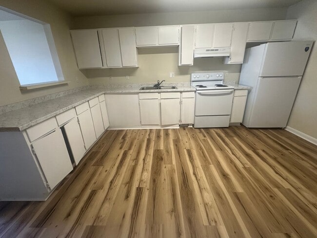 Building Photo - 105 Cantal Dr Unit 5