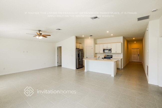 Photo - 738 Carlyle Wy