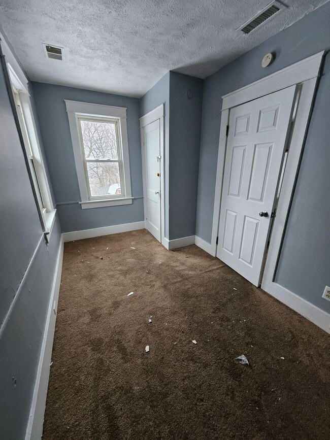 Photo - Upper 3 bedroom west side