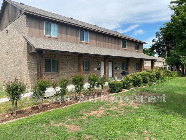 Photo - 1124 E Campbell St House