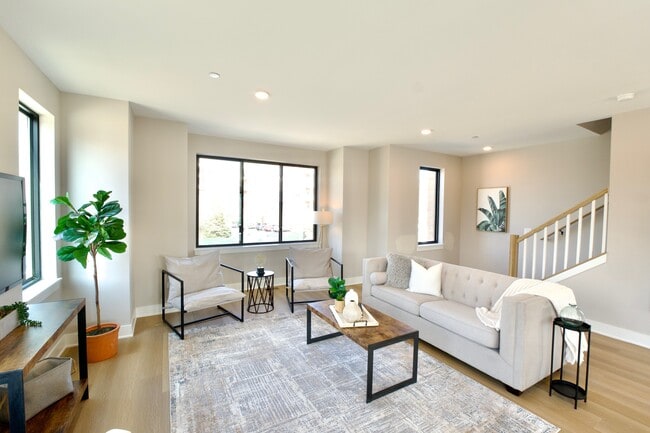 Living Room - Townhomes at Pointe Drive