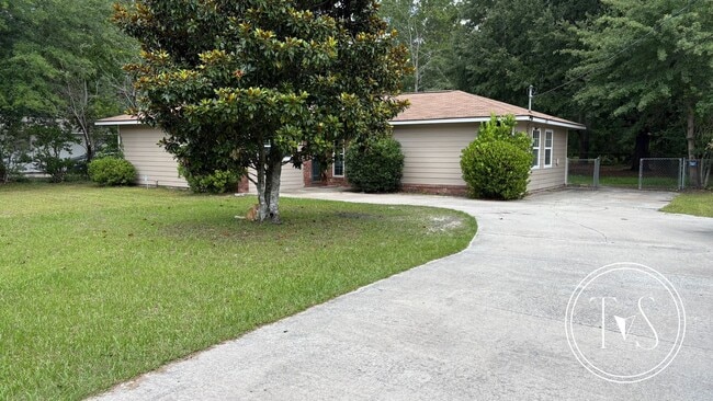 Photo - 632 Fleming Rd