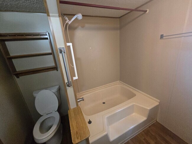 Photo - 12525 Knollwood Ln