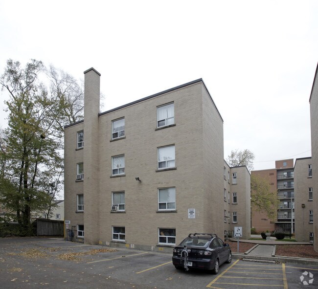 Photo - Parklane Apartments