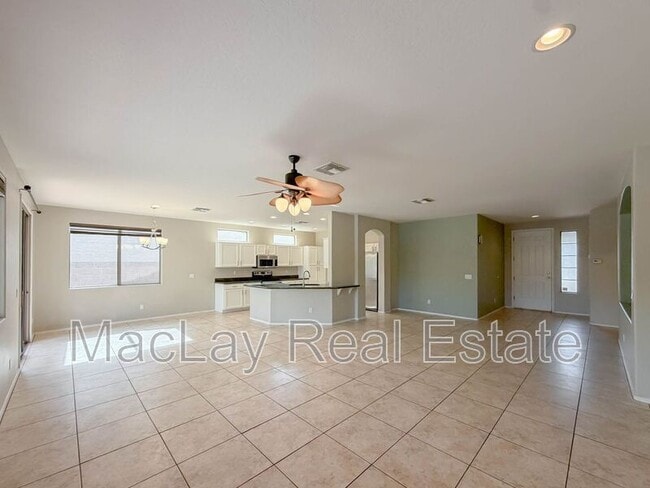 Photo - 203 W Cedar Dr