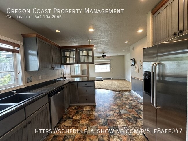 Photo - 425 Siletz Ave