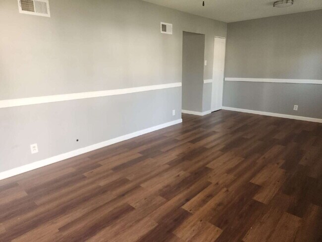 Photo - Completely Rehabbed Home in Oakville Schoo...