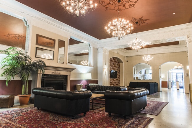 Salón del edificio - EHS St George Towers