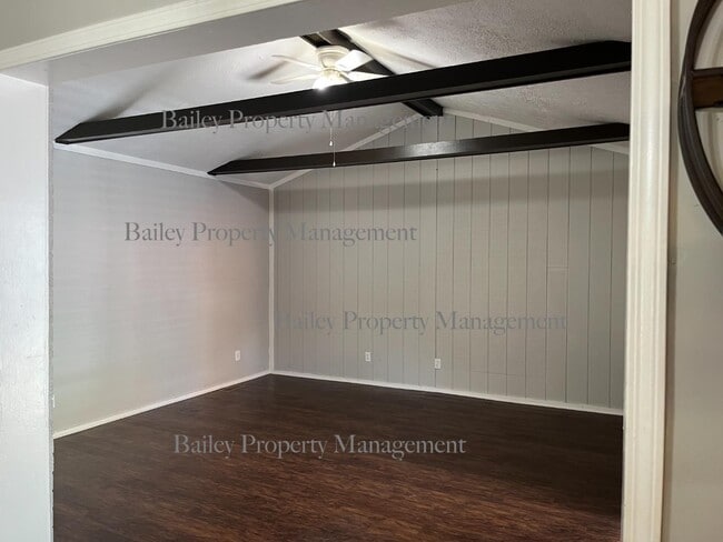 Photo - 6357 Doe Run Rd