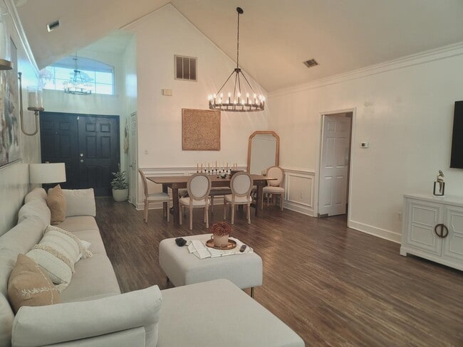 Photo - 1133 Blackhawk Way