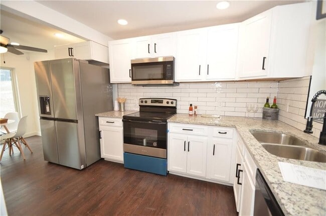 Photo - 1350 Kenilworth Dr SW