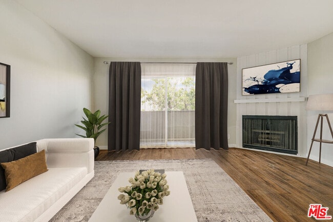 Photo - 1342 Harvard St Unidad 201