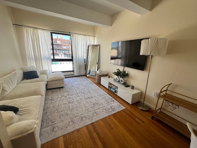 Photo - 12 Stoneholm St Unit 617