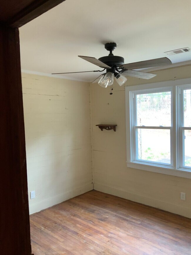 Photo - 318 Thames St