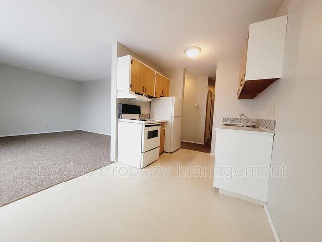 Photo - 10140-10156 156 St NW Unit Christina Manor