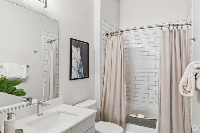 B2 - 2BR, 2BA - 1,148SF - Bathroom