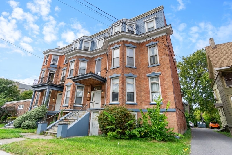 Photo - 1109 E Genesee St