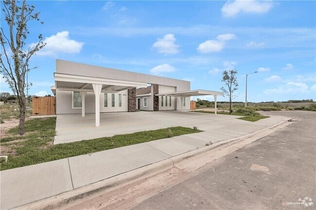 Building Photo - 5604 Ozark Ave Unit 2 Rental