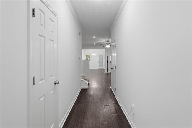 Photo - 2915 Greyhawk Ln
