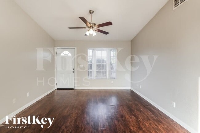 Photo - 18525 Sebring Rd