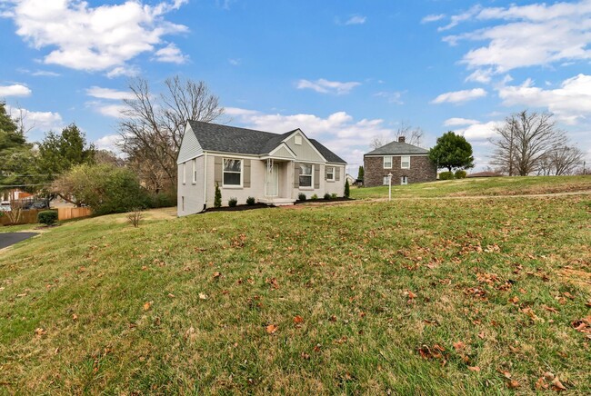 Photo - Conveniently Located off Memorial Dr! Lovely 2 Bed 1 Bath Home!