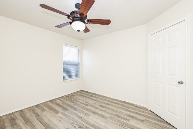 1006 Harrisburg Ct