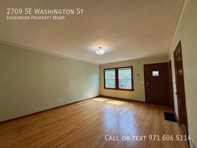 Photo - 2709 SE Washington St