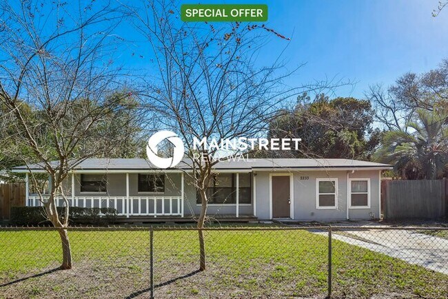 Building Photo - 3 Bedroom Pet-Friendly Home in Jacksonvill...