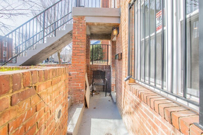 Photo - 1626 Independence Ave SE Unidad ( 1)