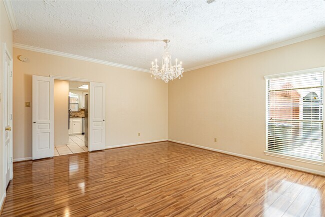Photo - 2306 Potomac Dr