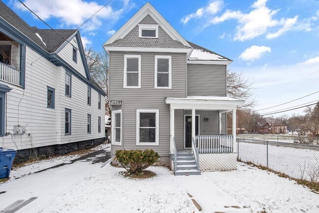 Photo - 304 Baker Ave