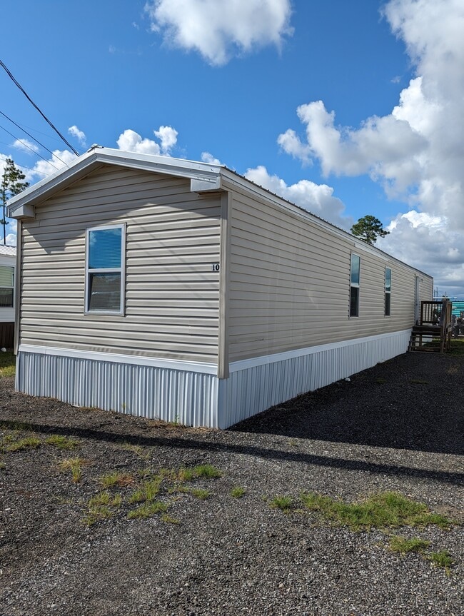 Photo - 1401 Transmitter Rd House