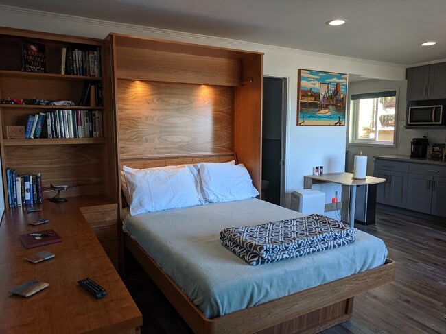 Building Photo - 182 Ardendale Dr Unit Furnished studio with view