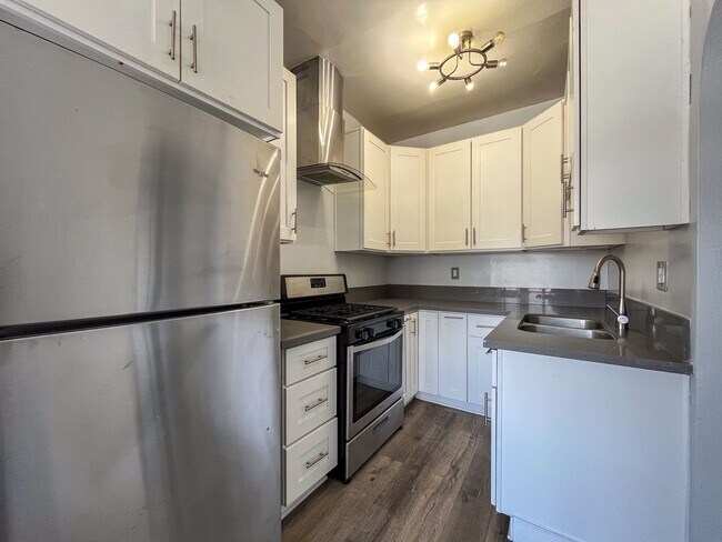 Photo - 636 Chestnut Avenue