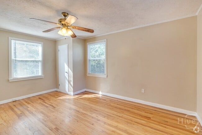 Building Photo - 23 N Parkwood Dr Rental