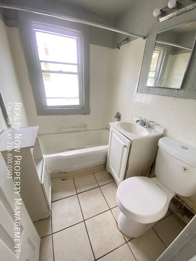 Building Photo - 3356 W 33rd St