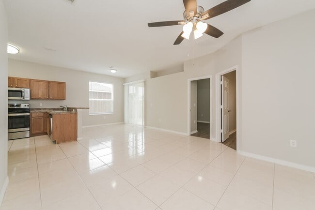 Photo - 139 Bluff Pass Dr