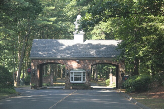 Building Photo - 45 Tunxis Village Unit 45