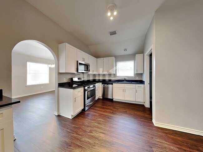 Photo - 5010 Chase Mountain Dr