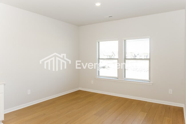 Photo - 101 Ashby Pond Dr