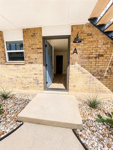 Building Photo - 4824 Wellesley Ave Unit APT A