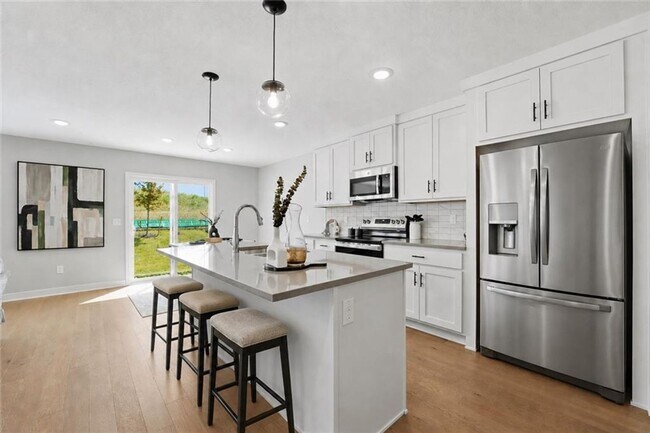 707 Glenn Cir