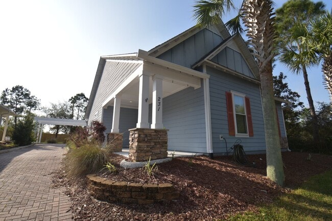 "Charming 3-Bedroom Beach House with 2 Ful... - "Charming 3-Bedroom Beach House with 2 Ful...