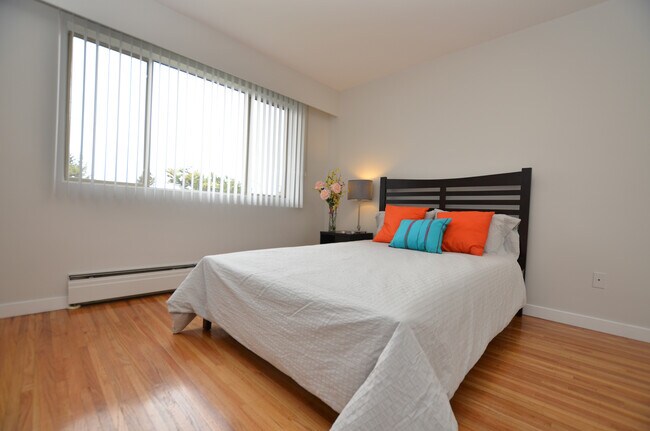 Photo - Willow Gardens