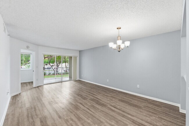 Photo - 9511 Weldon Cir Unit G207