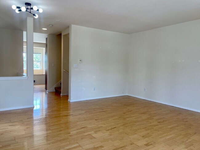 Photo - Light Filled Townhome - Judkins Park