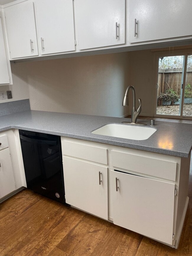 Photo - Beautiful 3/2.5 Townhome in Stonegate Area