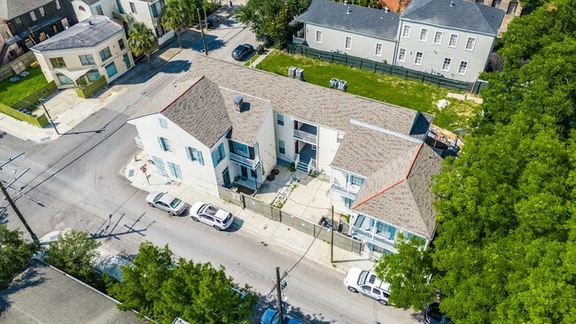 Photo - 1201 Baronne St Unit 5