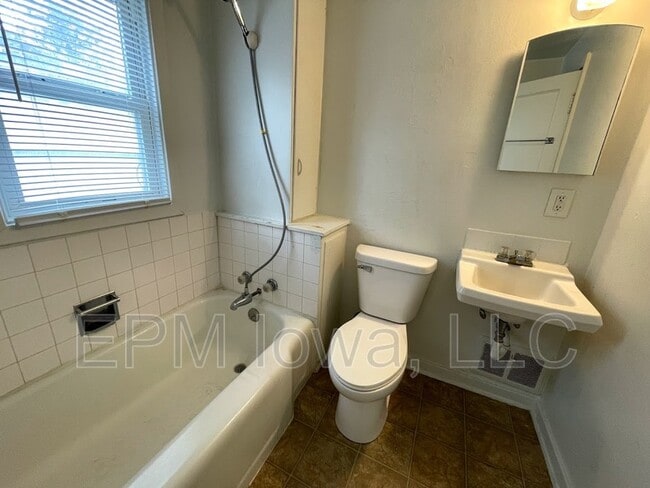 Photo - 219 Madison St