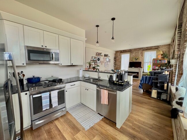 Photo - 703 N Salina St Unit Apartment 1
